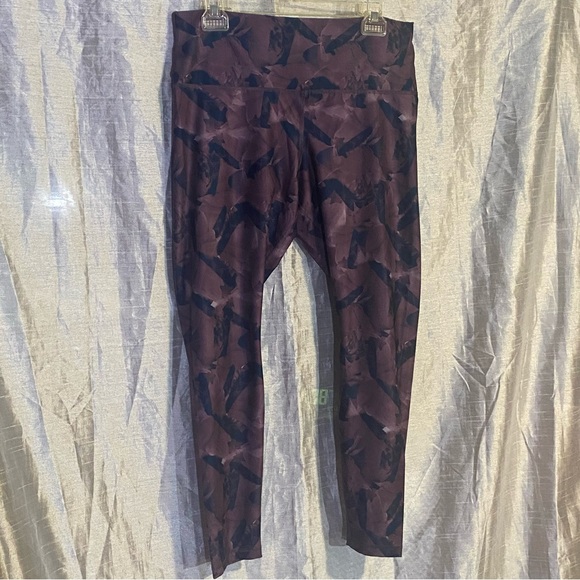 Crivit leggings SZ L GUC, polyester/Lycra blend nice weight, abstract floral - Picture 7 of 11